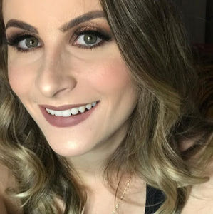 Meet your Posher, Ana flavia